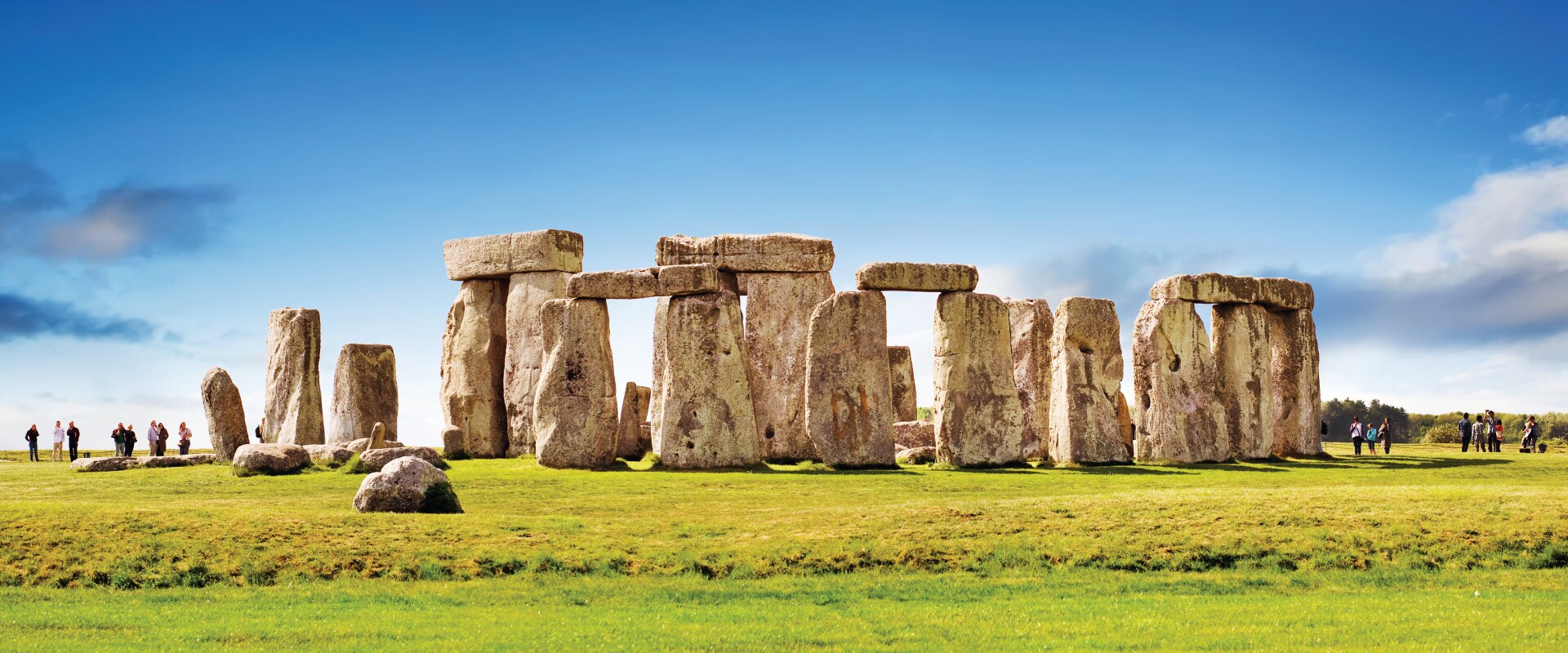 Discover the Stonehenge, one of the most famous prehistoric sites in the world with APT.